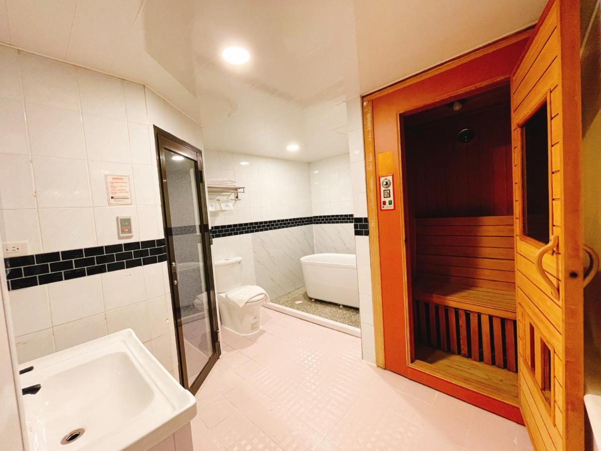Joy Garden Hotel Каосюн Екстериор снимка