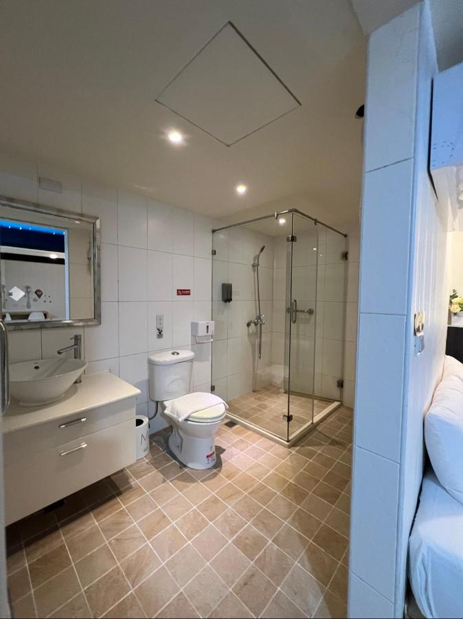 Joy Garden Hotel Каосюн Екстериор снимка