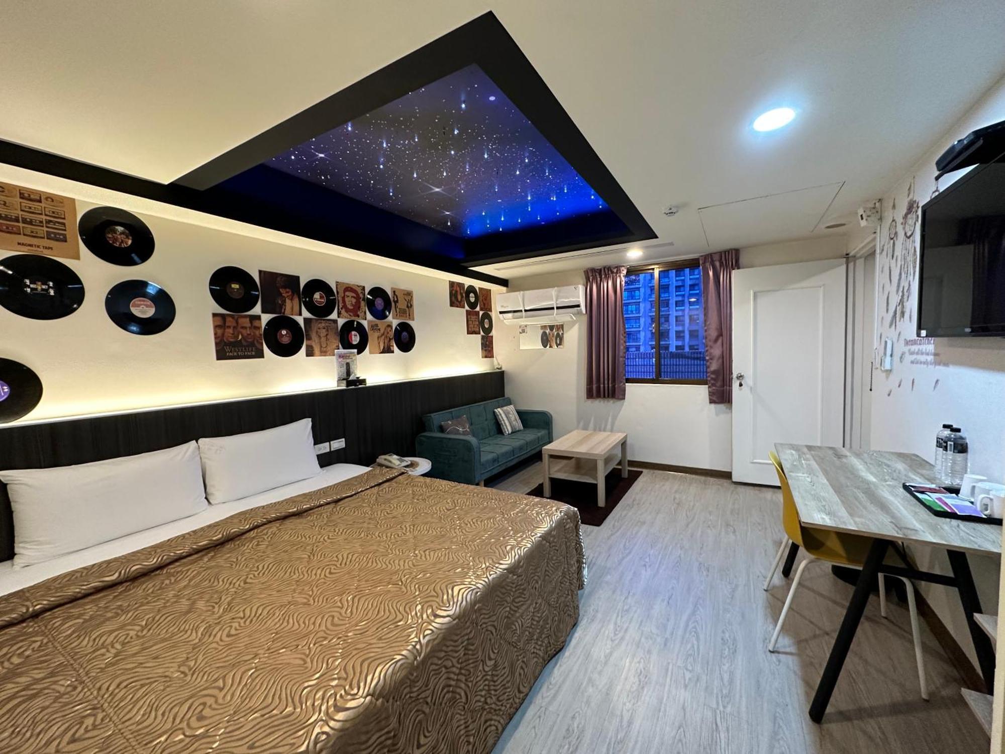 Joy Garden Hotel Каосюн Екстериор снимка