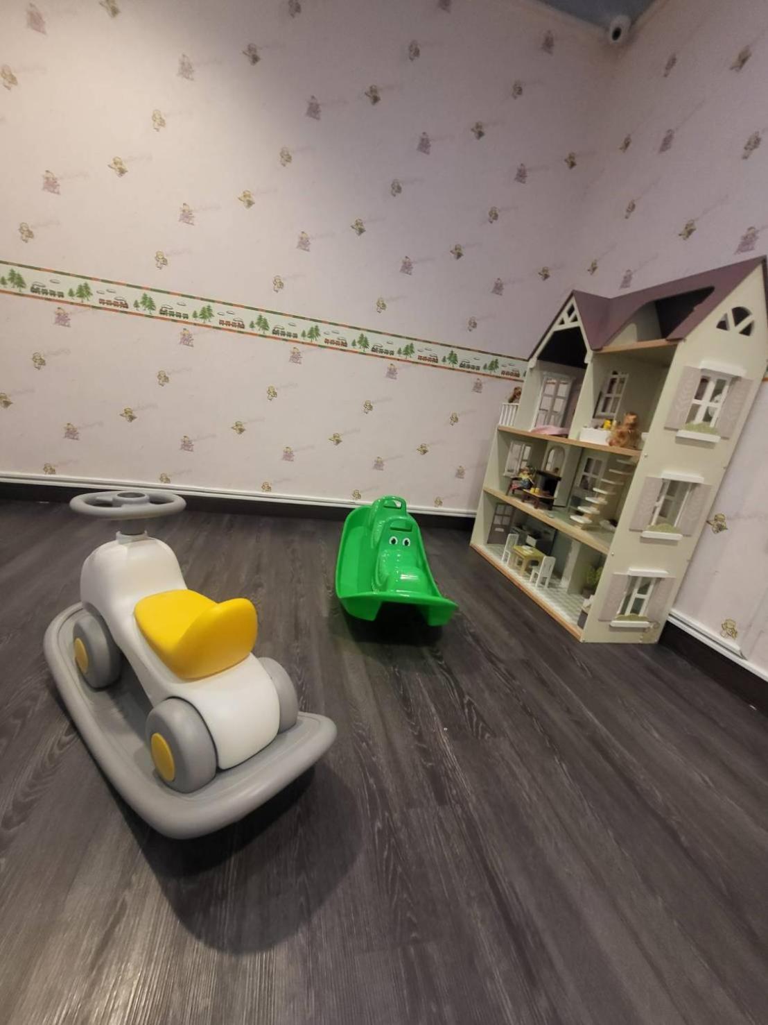 Joy Garden Hotel Каосюн Екстериор снимка