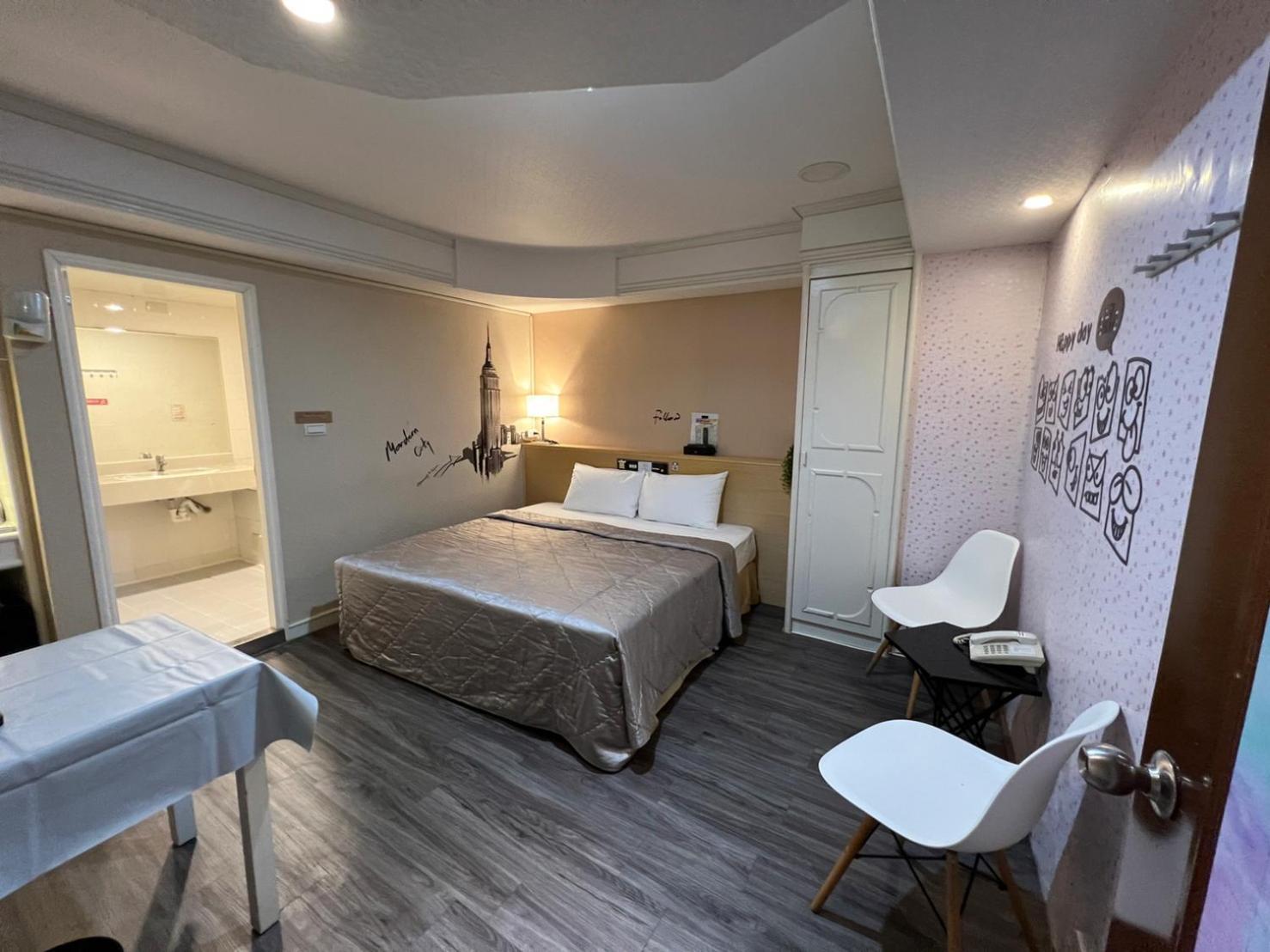 Joy Garden Hotel Каосюн Екстериор снимка