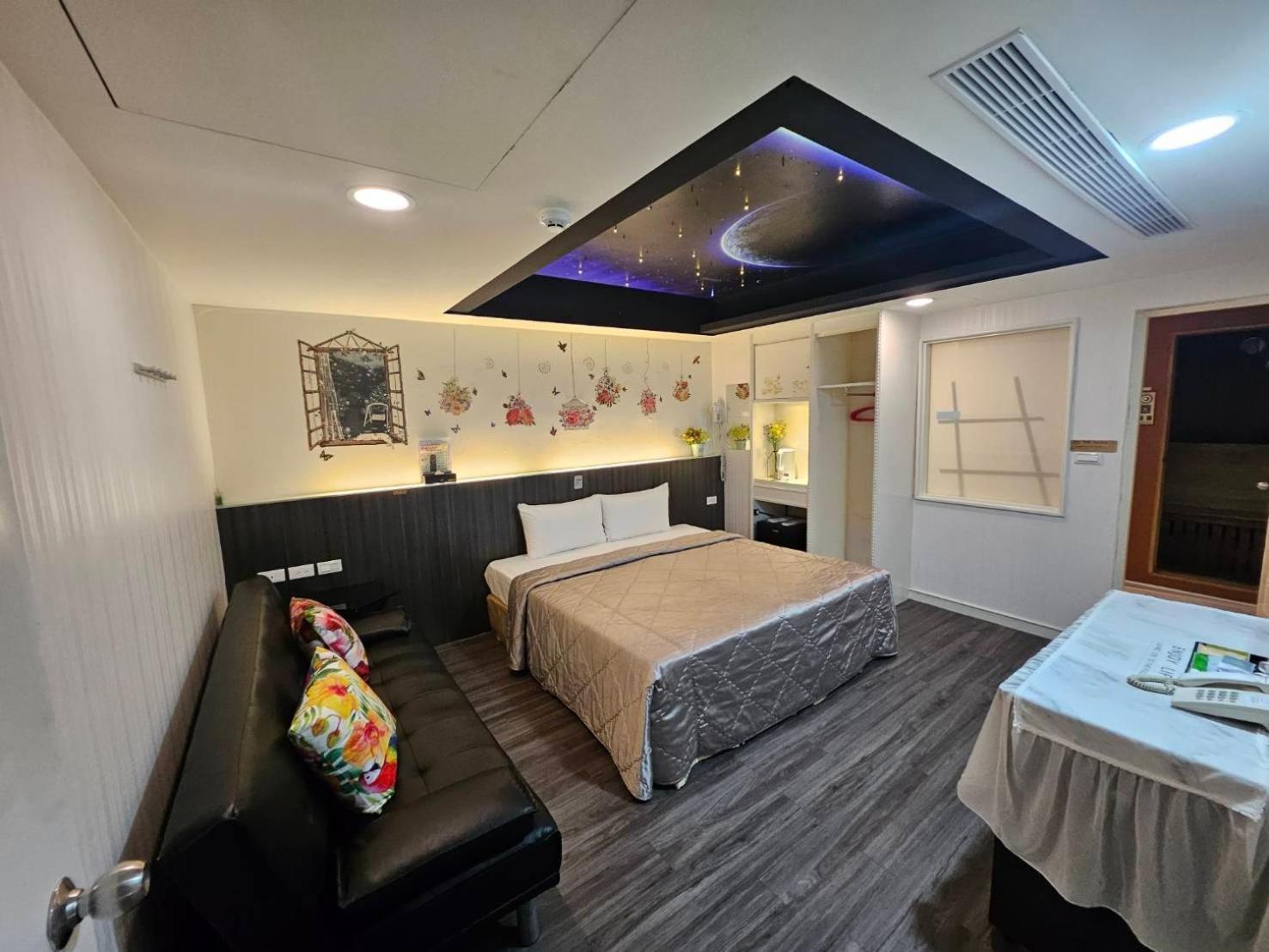 Joy Garden Hotel Каосюн Екстериор снимка